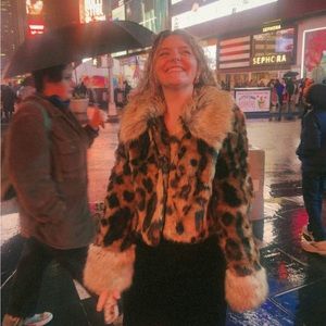 Meet your Posher, Sierra